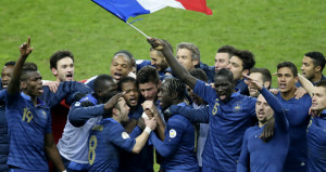 France-v-Ukraine-end-of-match-celeb_3038401