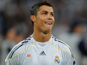 Cristiano-Ronaldo-real-madrid-wallpaper-celebrating-goal-2013-football