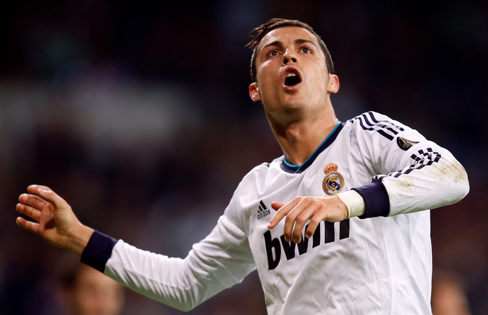 New-Cristiano-Ronaldo-Real-Madrid-Wallpaper-HD.