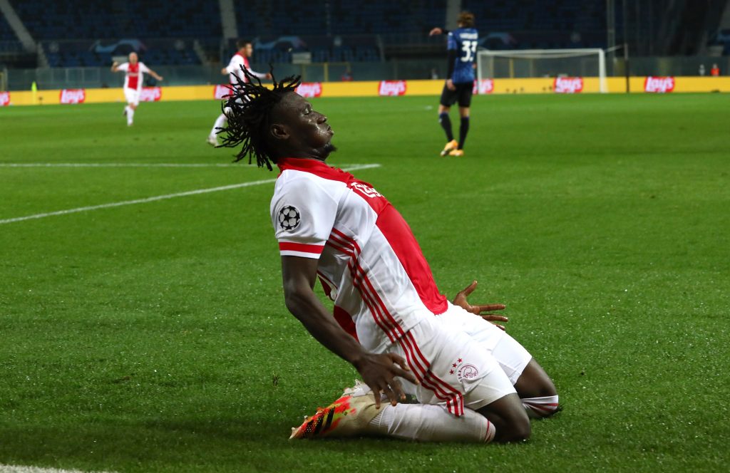 Lassina Traore celebrating.