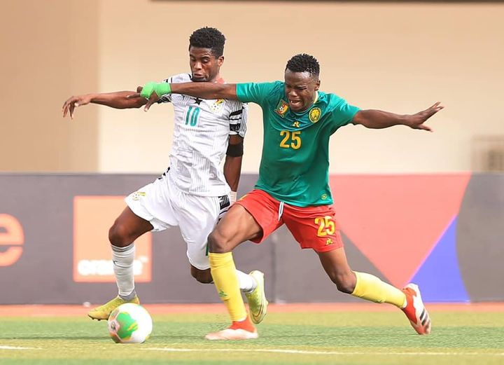 Afriyie Barnieh (Ghana) in action vs Goni Ali (Cameroon).