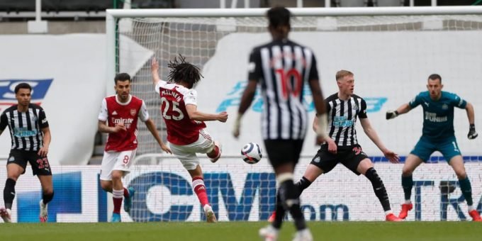 Mohamed Elneny scoring against Fulham.