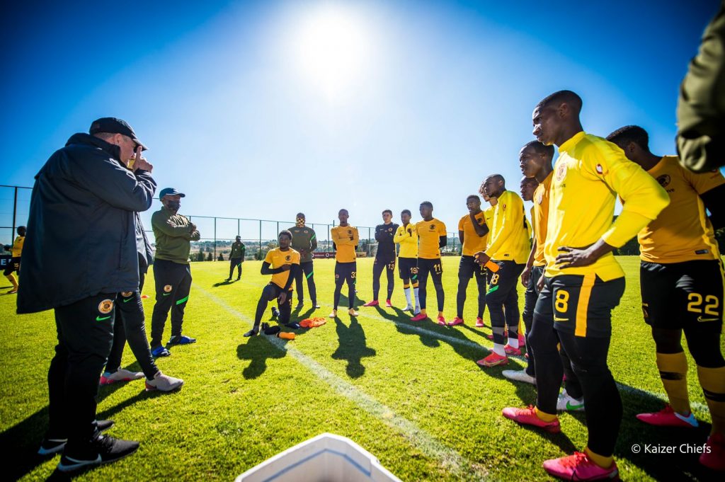 Gavin Hunt speaking to Chiefs' reserve players who trained with seniors on Tuesday.