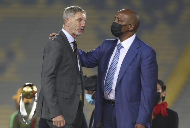 Stuart Baxter and CAF President Patrice Motsepe after Champions League final.