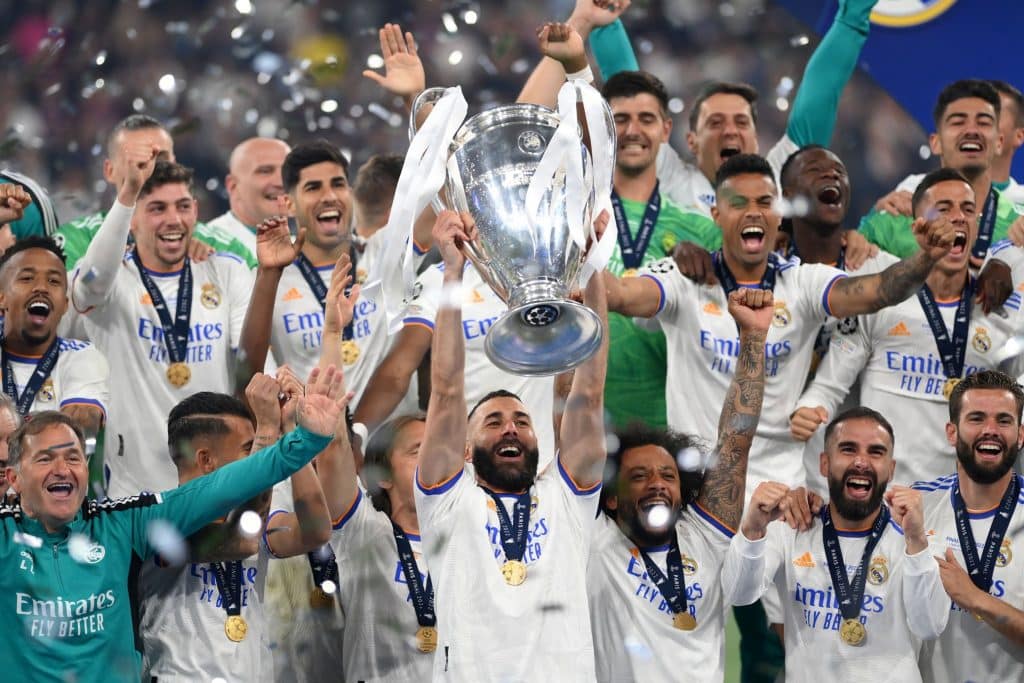 Karim Benzema lifting his 5th UCL title.