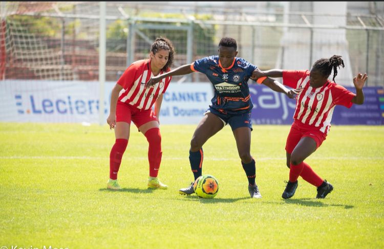 Nathalie Badate in action with Tarascon during 2021/22 season.