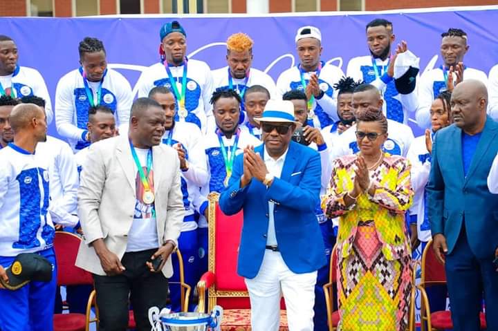 NPFL: Wike Rains Dollars On Rivers United Players For Winning Title ...