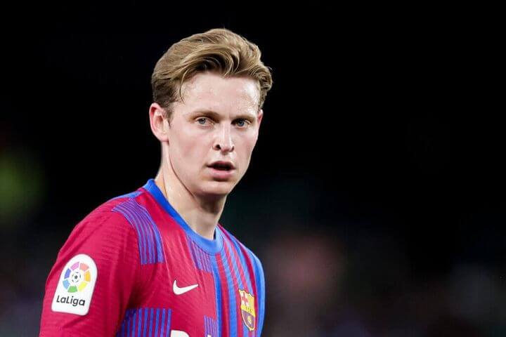 Barcelona want to keep Frenkie de Jong if only he agrees to pay-cut.