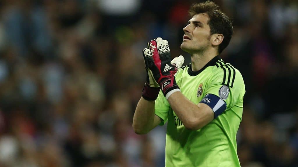 Casillas says he's not responsible for the "gay" tweet.