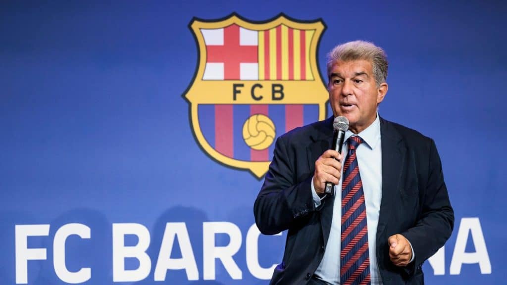 FC Barcelona : Joan Laporta is under threat of dismissal!