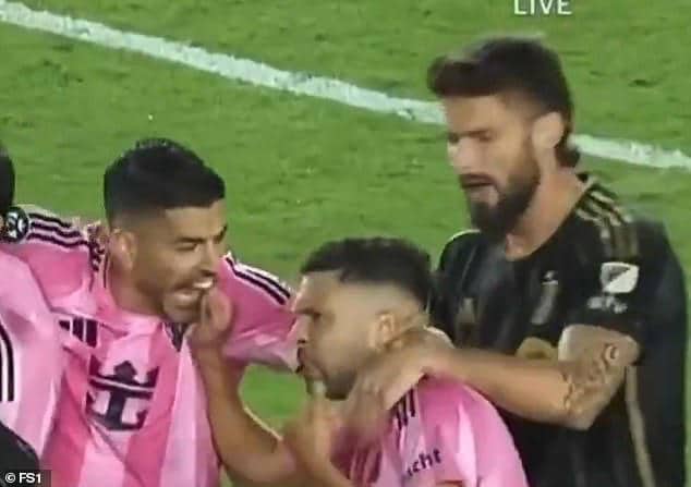 Luis Suárez bites again... but this time, it’s Jordi Alba!