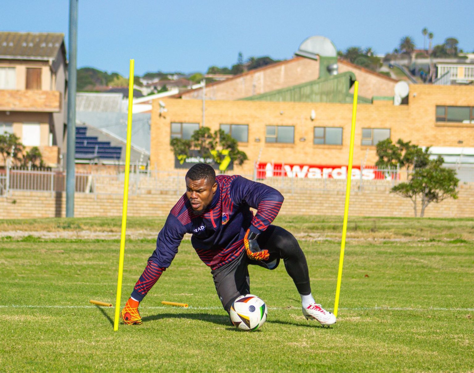 Moroccan club Raja Casablanca is said to be considering an approach for Super Eagles goalkeeper Stanley Nwabali