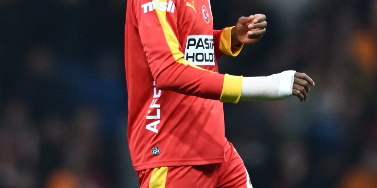 Fenerbahçe Challenge Osimhen’s Protective Gear Ahead of Derby Clash