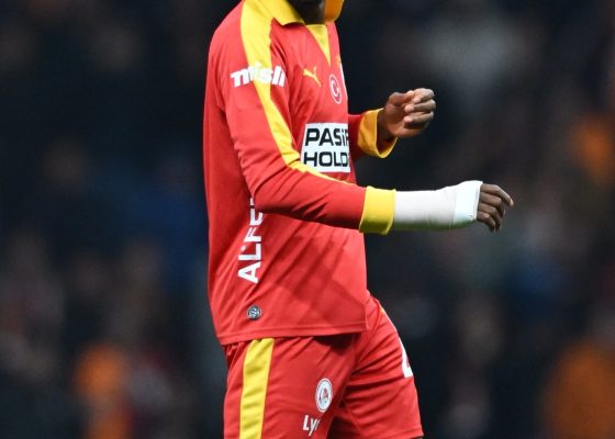 Fenerbahçe Challenge Osimhen’s Protective Gear Ahead of Derby Clash