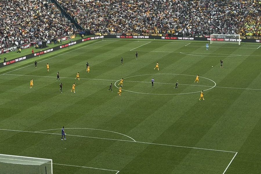Soweto Derby Explodes into frenzy as Pirates and Chiefs Share Dramatic 1–1 Draw in Front of 88,120 Fans