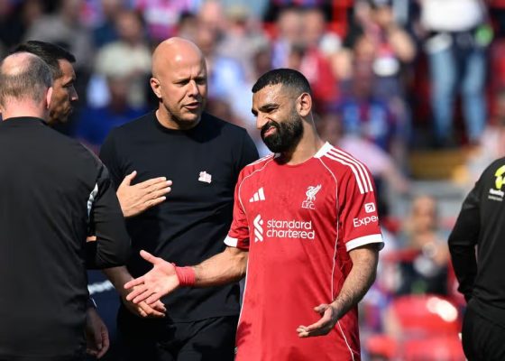 Liverpool : Arne Slot reassures fans over Mohamed Salah injury