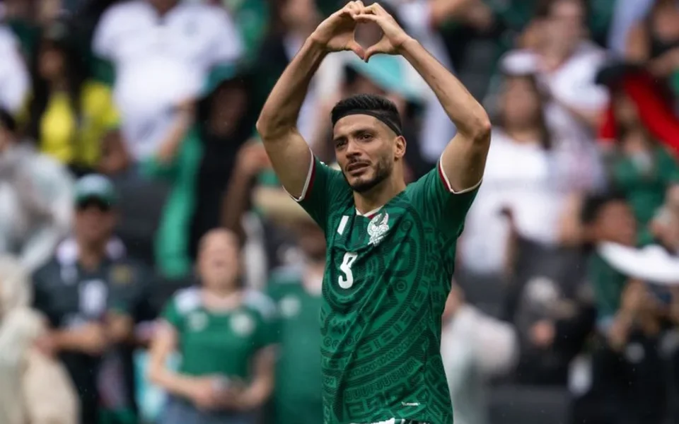 Why Raul Jimenez still wears protective headgear
