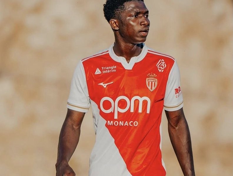 Newcastle Eye Lamine Camara as Midfield Contingency Plan