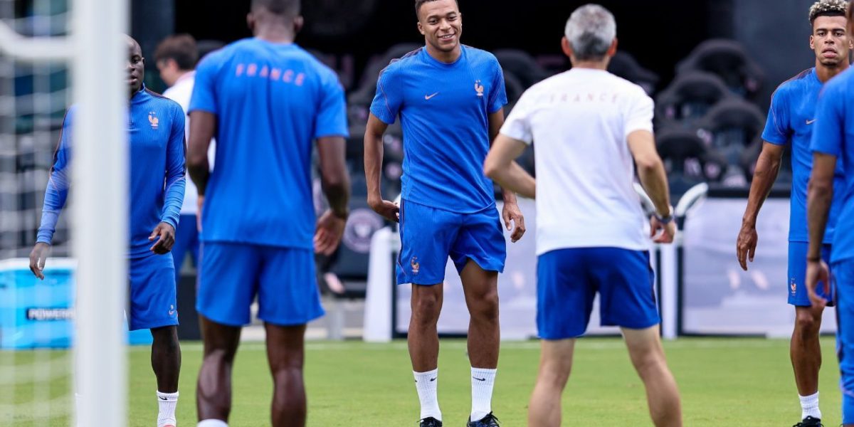 2026 FIFA World Cup : France and England unveil official lineups