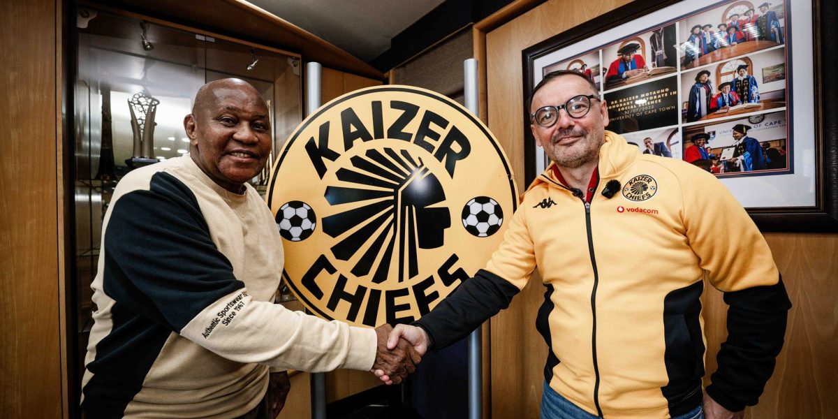 New Kaizer Chiefs coach Fernando da Cruz arrives to start work