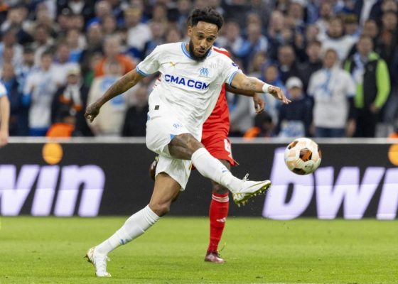 Bruno Genesio wants to keep Aubameyang at Marseille