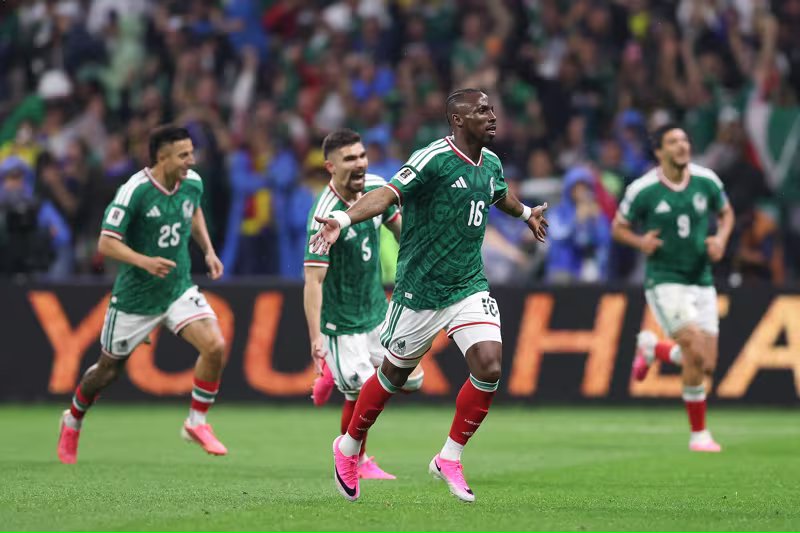 2026 FIFA World Cup: Mexico leads Ecuador 2–0 at the break