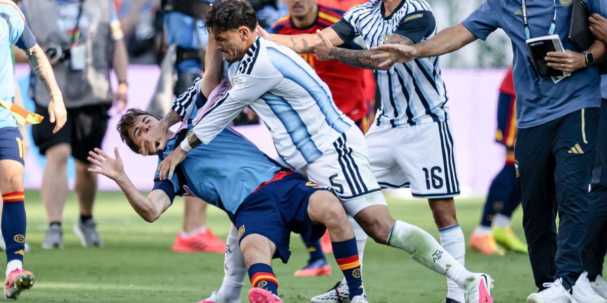2026 World Cup : FIFA hands Leandro Paredes a 10-match ban
