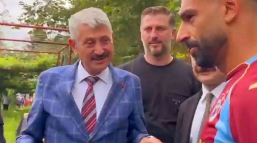 Araklı Mayor Jokes With Mohamed Salah Over Climate Change, Offers Land in Trabzon