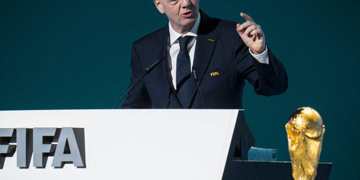 FIFA : Gianni Infantino faces growing pressure from all sides