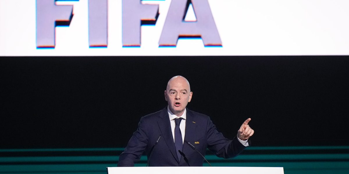 FIFA : Infantino opponents plan to force him out