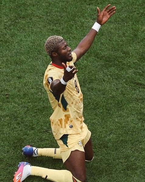 Ghana’s Kwasi Sibo Offered to West Ham as Hammers Assess Midfield Reinforcements