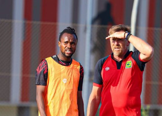 GPL: I Came to Asante Kotoko to Win Trophies, Not Just Earn a Salary – Eric Tinkler