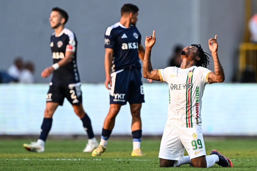 Gift Orban Scores Twice as Amedspor Fight Back to Draw With Kasımpaşa