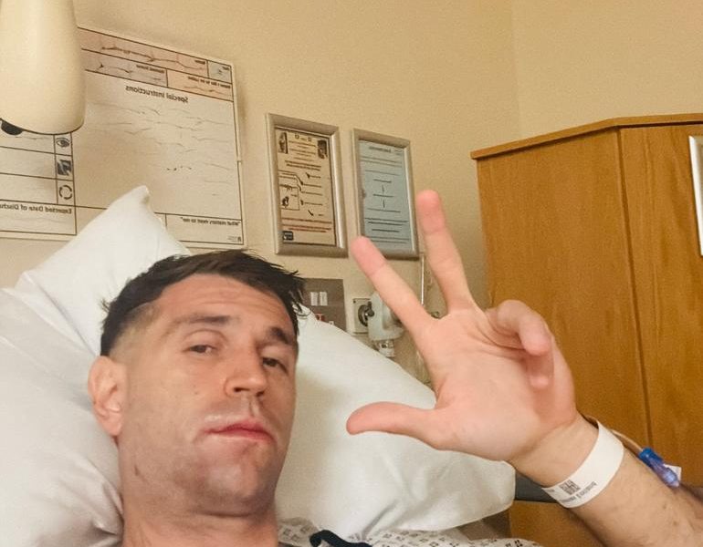 Emiliano Martinez successfully undergoes jaw surgery